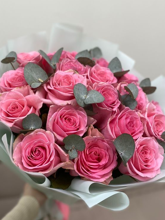 19 fresh stems of pink roses with ecyliptos filling-Dubai flower delivery in Dubai