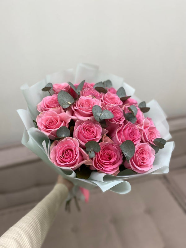 Pink roses bouquet- 19 stems of fresh roses just for 115 AED !!- online Flower delivery in Dubai