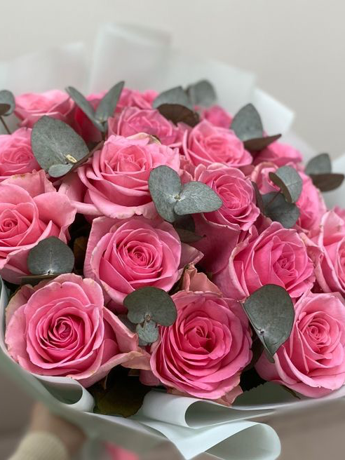 Pink bouquet 19 stems of fresh roses- flowers UAE