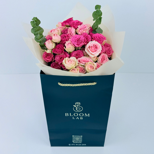 Pink roses bouquet – fresh online flowers in Dubai with free same-day delivery by Bloom Lab UAE.