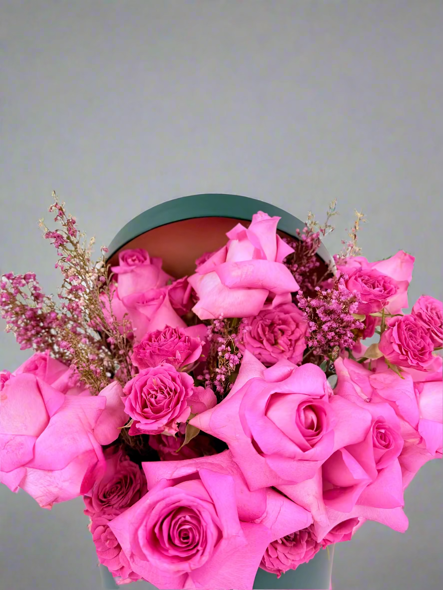 Pink Perfection – Luxury Bloom Box Delivery in Dubai